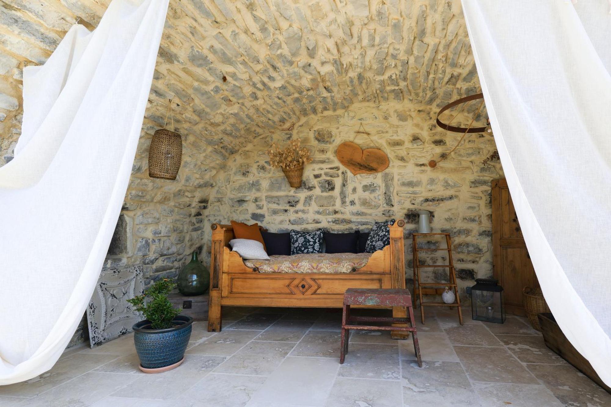 Отель La Gourmandine Courry Экстерьер фото