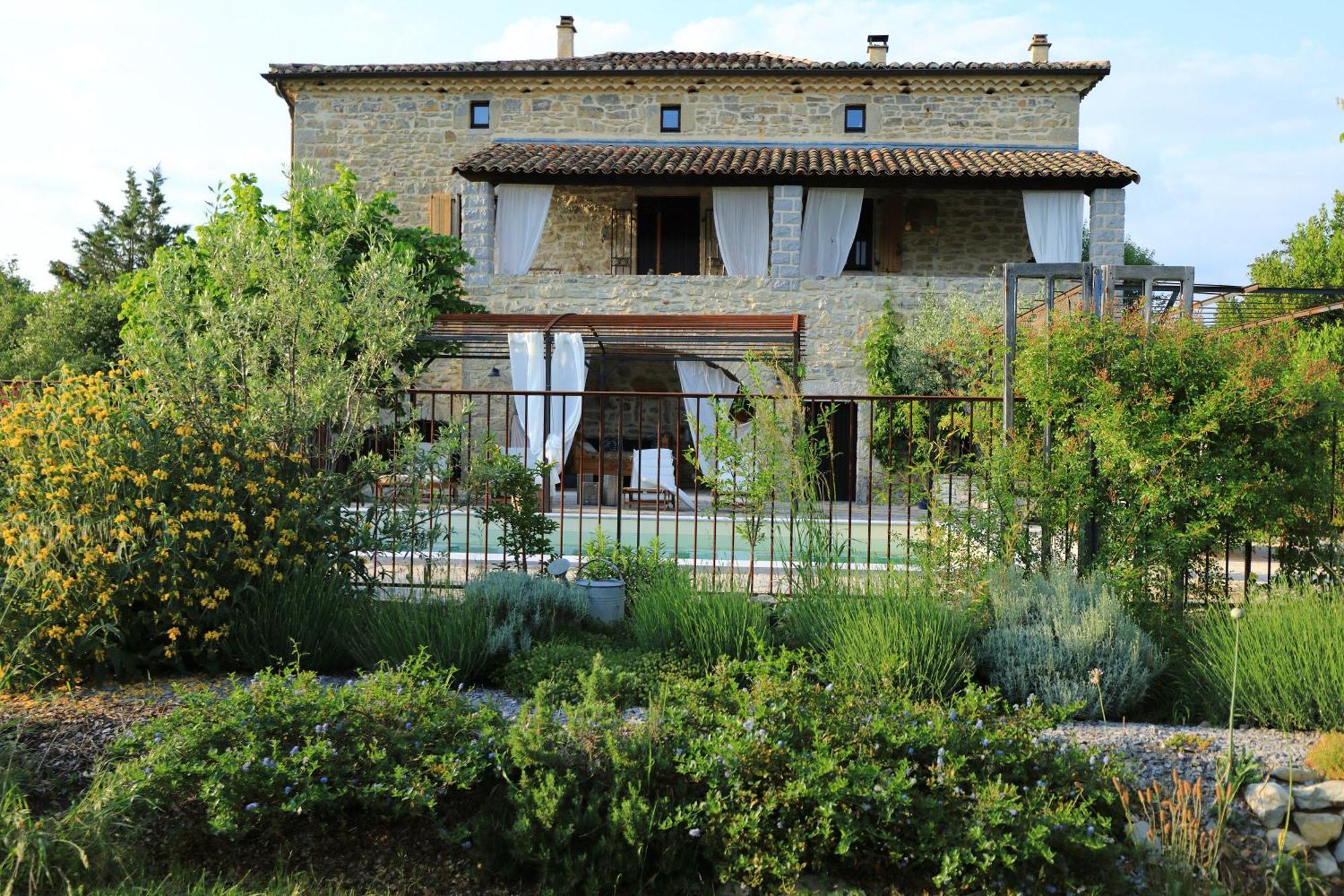 Отель La Gourmandine Courry Экстерьер фото
