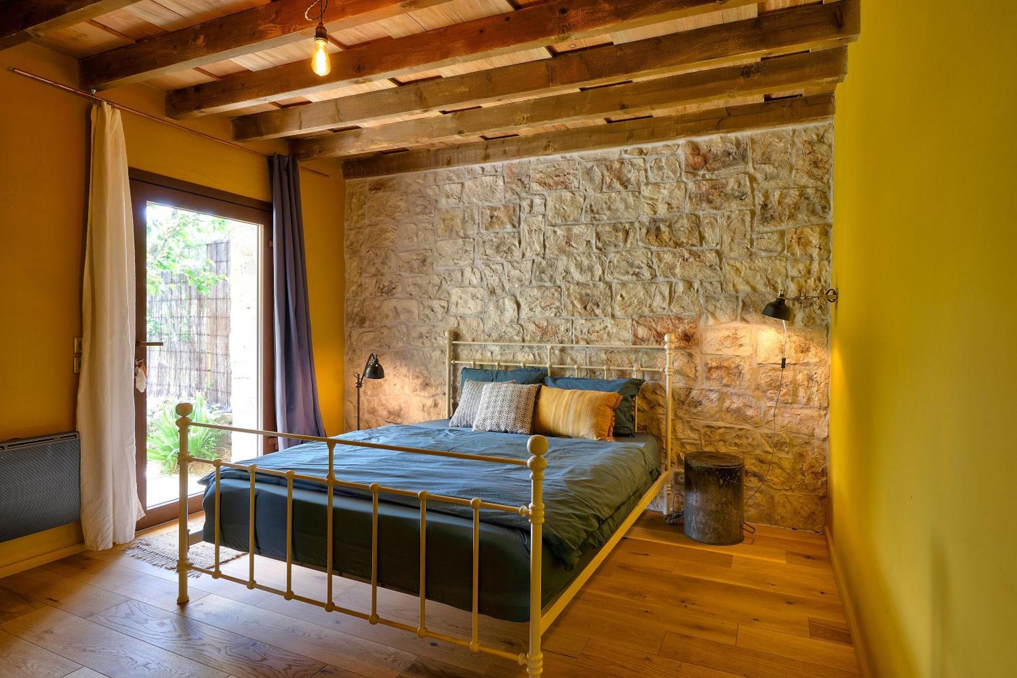Отель La Gourmandine Courry Экстерьер фото